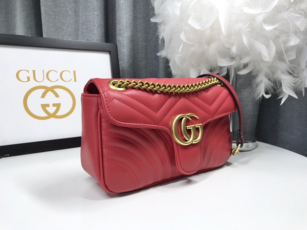 激安グッチバッグコピー背面デザイン